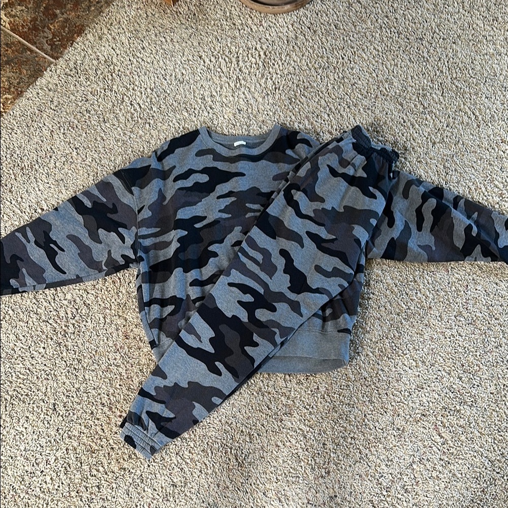 Camouflage Sweatshirt and Joggers Set